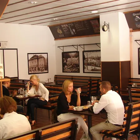 בית הארחה Promenade Panzio 3*