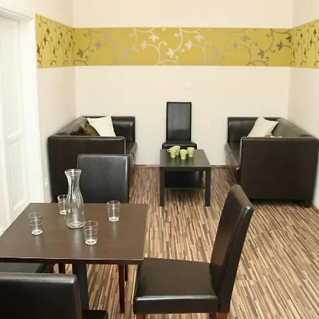 Promenade Panzio 3*