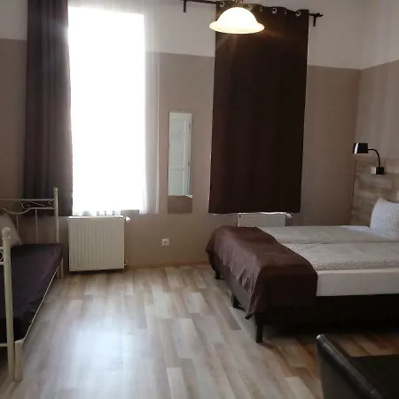 Gasthuis Promenade Panzio 3*