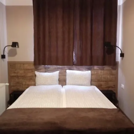 Promenade Panzio 3*