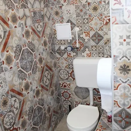 Promenade Panzio 3*