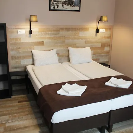 Promenade Panzio Pensjonat 3*