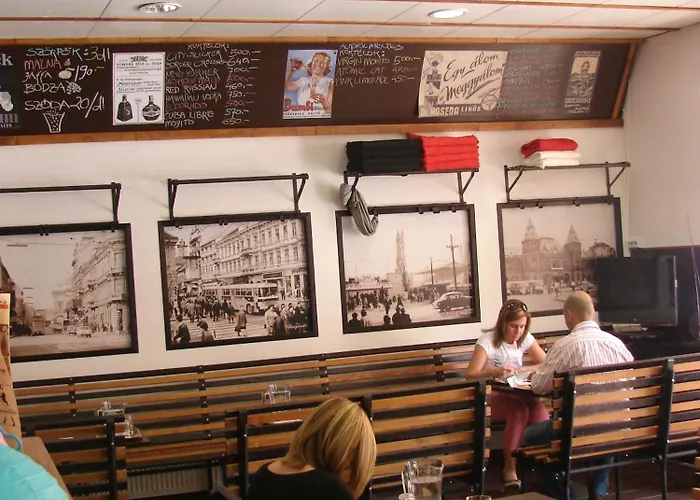 Promenade Panzio Мишкольц