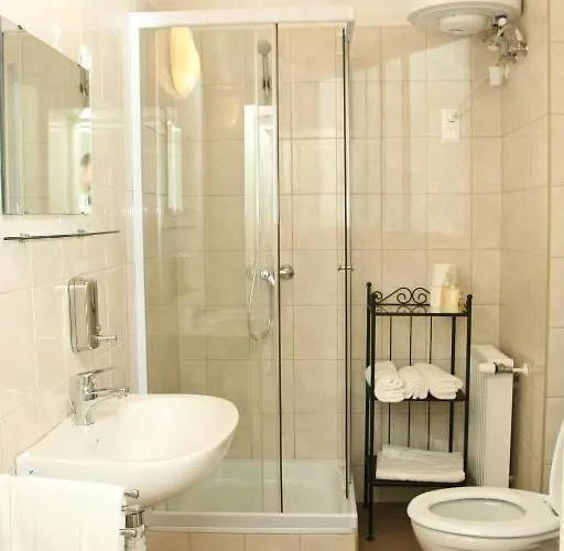 Promenade Panzio 3*