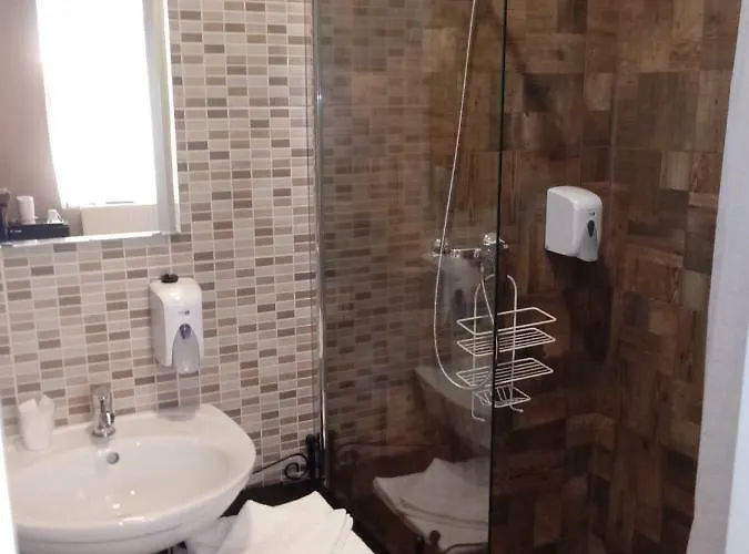 Promenade Panzio 3* Мишкольц