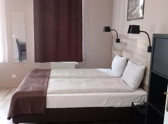 Гостевой дом Promenade Panzio 3*