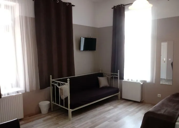 Promenade Panzio Гостевой дом Мишкольц
