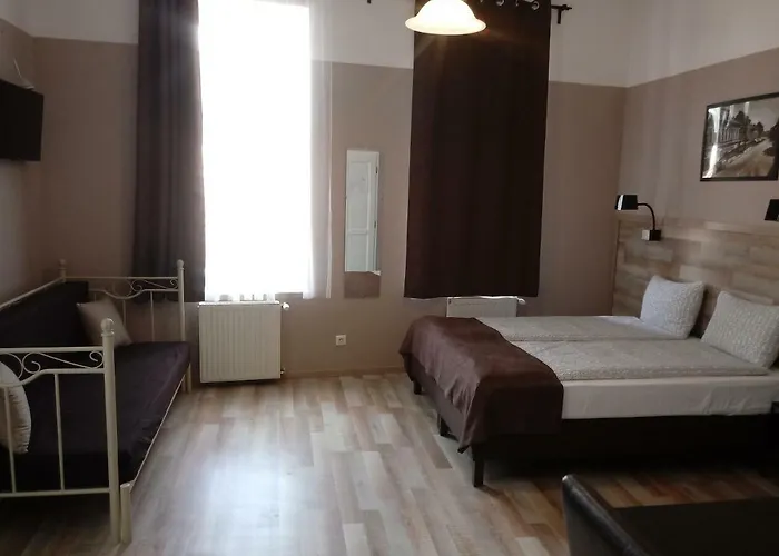 Гостевой дом Promenade Panzio 3*