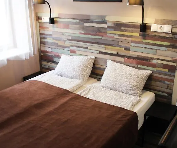 Гостевой дом Promenade Panzio 3*